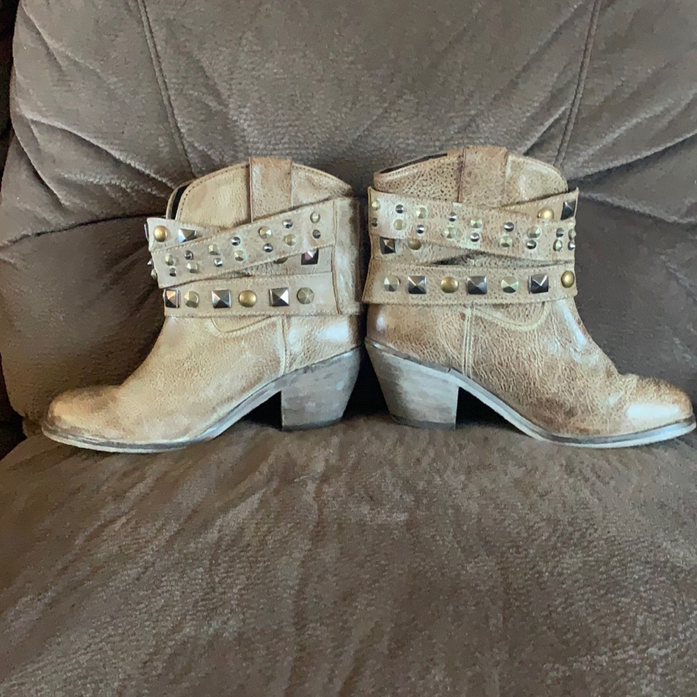 Brown ankle height cowboy dress boot